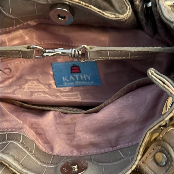 Kathy Van Zeeland Gold and Pink Shoulder Bag - Picture 2 of 4